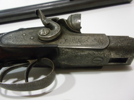 La escopeta de cañones yuxtapuestos, en nuestro lenguaje popular paralela o plana es la escopeta de caza 130