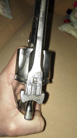  vista derecha.jpg Bueno, tengo bastante claro que es un top break, copia de un S&W. No tiene marcas 01