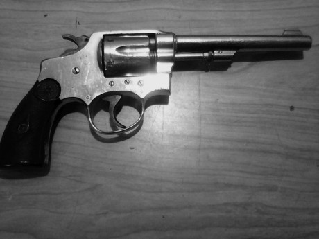 Hace unos días encontré por casualidad en una web extranjera un arma a la venta que hacía muchos años 100