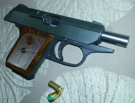   Hola chicos. Pongo a la venta esta Röhm RG9 del calibre 8mmK, "Made in W.Germany" de 1982. 11