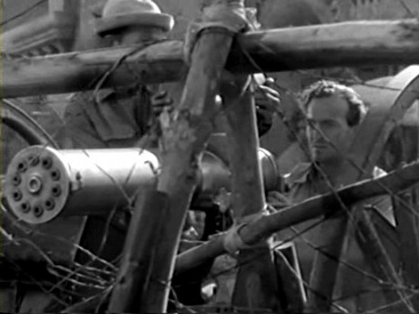 Compañeros,

En vista de las ganas de algunos (Elcafe, Wilcow, Vrakk, etc) por adivinar armas de películas 40
