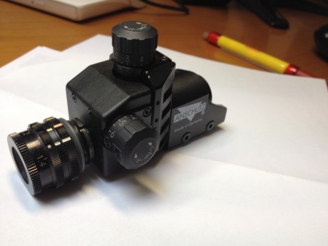 Vendo Diopter ANSCHUTZ  7020  un Diopter de primera linea con iris incluido todo en perfecto funcionamiento.
Precio: 01