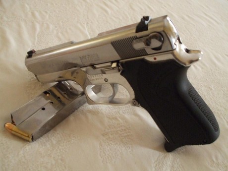 Hola, vendo mi S&W 6906 9mmpb, pulida al espejo, en estado impecable, ACOMPAÑO CON SU FUNDA de cuero 12