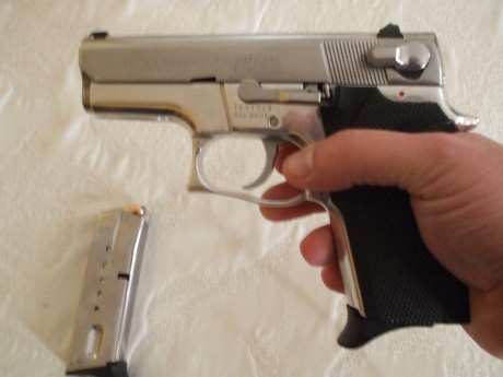 Hola, vendo mi S&W 6906 9mmpb, pulida al espejo, en estado impecable, ACOMPAÑO CON SU FUNDA de cuero 10