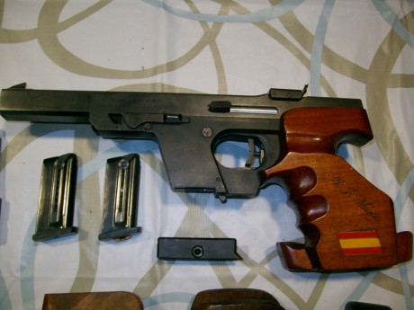 Vendo pistola Walther GSP, calibre 22 y 32. Con 3 empuñaduras, talla “L”, 1 para zurdo, 2 para derecho 01