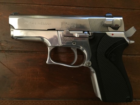 Hola, vendo mi S&W 6906 9mmpb, pulida al espejo, en estado impecable, ACOMPAÑO CON SU FUNDA de cuero 30