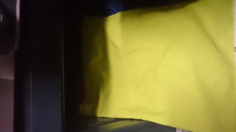 Buenas,
yo ahora de momento solo tengo una arma, y la guardo en el armero (que es para 3 armas) envuelta 91
