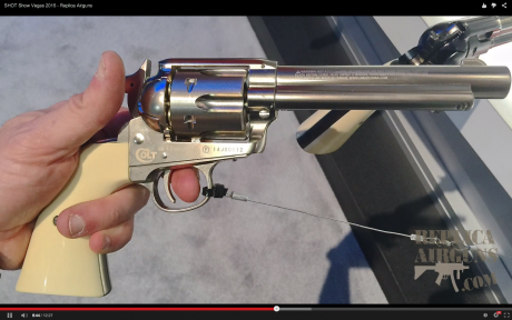 En la recién acabada feria del Shot show de Las Vegas, ha aparecido esta preciosidad de COLT en tres acabados. 01