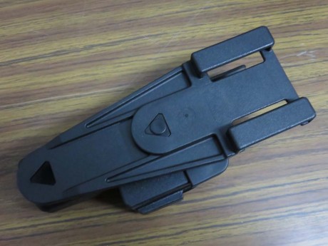 Impecable, funda Glock 17 original. 18 euros. Incluye dispositivo de retención.
7 portes península. Esta 00
