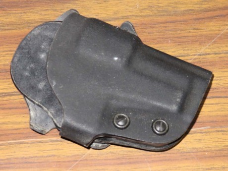 Funda Safariland para arma corta compacta, se ajusta por lo que vale para diferentes modelos.  Se pasa 01