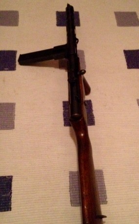Vendo fusil ametrallador modelo Coruña, con único marcaje 9L y número de serie en el brocal del cargador, 02