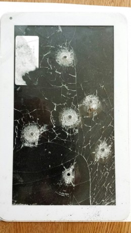 https://www.armas.es/noticias/32197-puede-un-zippo-puede-salvarte-de-un-disparo-de-un-22lr.html