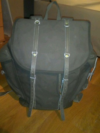 Vendo esta mochila de montaña del ejercito aleman, es la original nada de imitacion chinorri ni marca 00