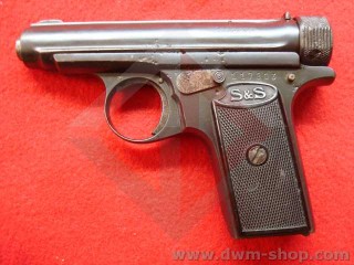 Hace unos días encontré por casualidad en una web extranjera un arma a la venta que hacía muchos años 61