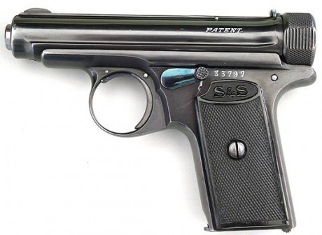 Hace unos días encontré por casualidad en una web extranjera un arma a la venta que hacía muchos años 71