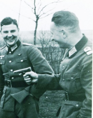 Hace unos días encontré por casualidad en una web extranjera un arma a la venta que hacía muchos años 70