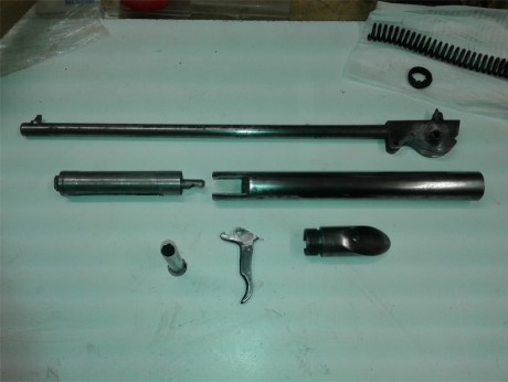 Buenos días.

Estoy con la labor de rehabilitar la carabina del 4,5 que tengo desde hace... buffff... 81