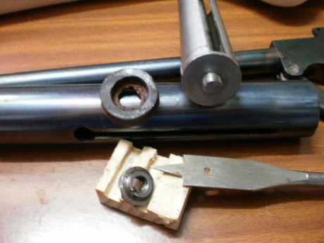 Buenos días.

Estoy con la labor de rehabilitar la carabina del 4,5 que tengo desde hace... buffff... 151
