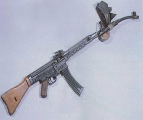 Hace unos días encontré por casualidad en una web extranjera un arma a la venta que hacía muchos años 130