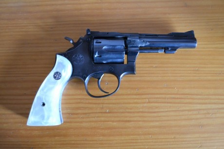Hola a todos, pongo a la venta las siguientes armas inutilizadas, voy a poner una por cada respuesta, 41