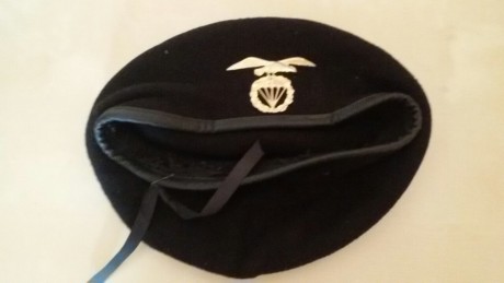hola amigos pongo a la venta algunas boinas militares españolas  repetidas de mi coleccion 00
