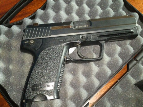 Hola, un amigo y compañero de tiro vende su HK USP del 9 Pb. que es la de las fotos que se adjuntan, tiene 00
