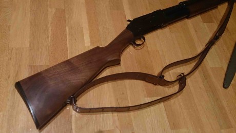 Hola a todos,

Pongo a la venta esta singular escopeta Norinco 1897 modelo Trenchgun, en calibre 12, réplica 02