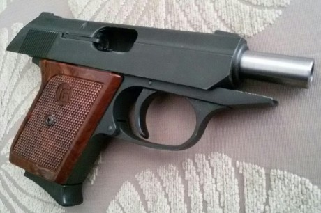   Hola chicos. Pongo a la venta esta Röhm RG9 del calibre 8mmK, "Made in W.Germany" de 1990. 02