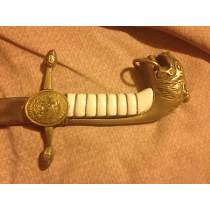 Hola a todos:
Necesito consultar a algún experto en armas blancas de colección si me puede aportar alguna 110