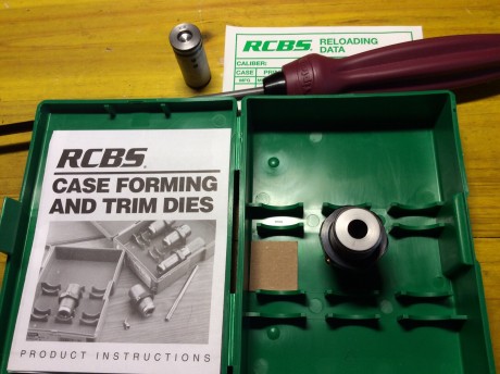 - Recalibrador Lyman para proyectil fundido 308" por 25 euros.

- Trim Die para recortar vaina con 00
