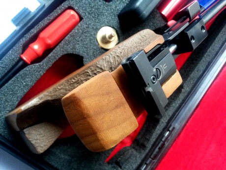Pongo a la venta pistola aire Morini CM162MI, en estupendo estado. Tan solo tiene modificada la empuñadura 01