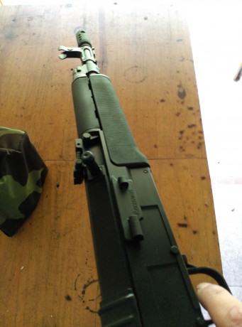 Hola a compañer@s, hace poco compré un caza vainas en izquierdo para ponerle a mi VZ58 del .222, y hoy 20