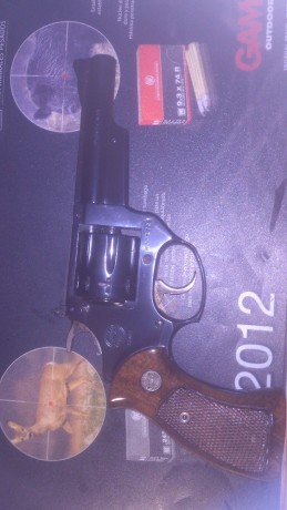 Hola.

Pongo a la venta este Revólver, se trata de un Astra-Cadix de 4" y Cal.22lr
Está muy bien 01
