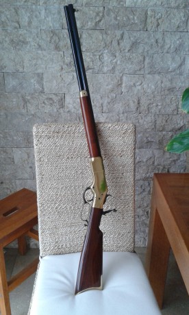 Hola compañeros,

Vendo mi Uberti 1866 Yellowboy modelo Sporting de cañón octogonal de 24 1/4" y 01