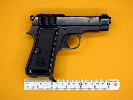 Vendo varias pistolas Incluidas en el Libro de Coleccionista.

Beretta 35 en cal. 7,65  500 € + portes 00