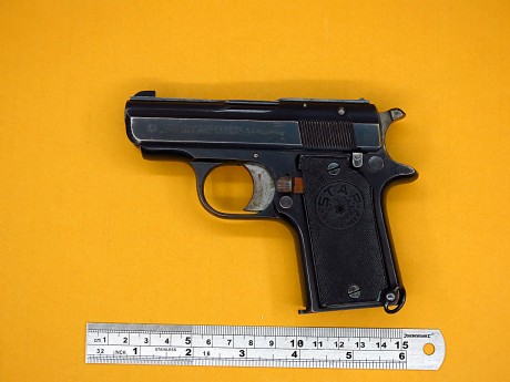 Vendo varias pistolas Incluidas en el Libro de Coleccionista.

Beretta 35 en cal. 7,65  500 € + portes 31
