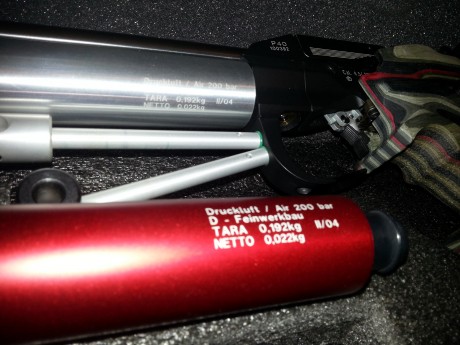 Vendo pistola de aire comprimido Feinwerkbau P40. Está en Santiago de Compostela.

·	Seminueva. Excelente 00