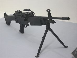 Una pequeñita coreana inspirada en la MINIMI...
Daewoo K3
7 kilos
5,56x45 OTAN 10