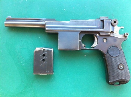 Vendo dos pistolas en licencia F y están en  Madrid  . Una es BERGMANN BAYARD 1908 está en perfecto estado 01
