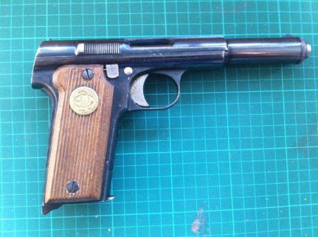 Vendo dos pistolas en licencia F y están en  Madrid  . Una es BERGMANN BAYARD 1908 está en perfecto estado 00