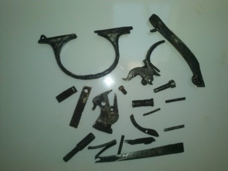 Vendo estas piezas para revolver Modesto Santos copia SyW con percutor oculto
Todas las piezas estan en 00