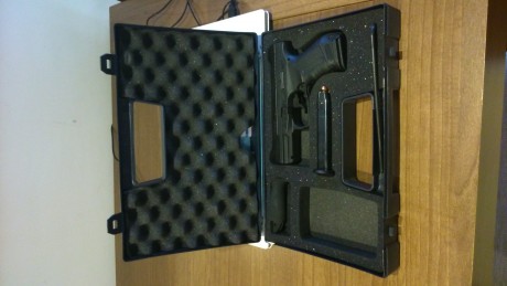 Vendo walther P99 casi sin uso. Es mi segunda arma y no la utilizo. Caja original, dos cargadores de 15, 01