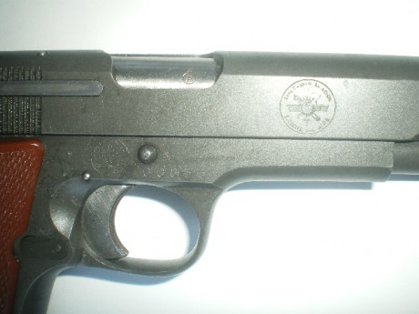 Vendo pistola Star de 9mm largo modelo A guiada en F la pistola como se puede ver en las fotos esta perfecta 00