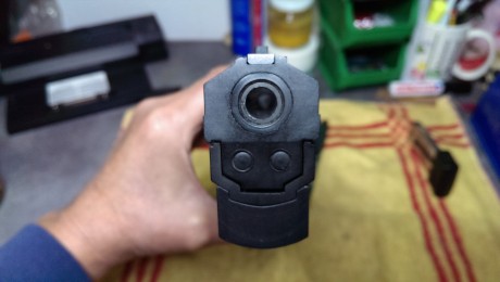 Vendo pistola Hammerli 280 calibre 32 con un cargador y el recogevainas la pistola está en perfectas condiciones 21