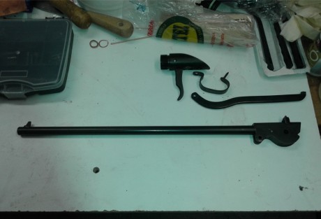 Buenos días.

Estoy con la labor de rehabilitar la carabina del 4,5 que tengo desde hace... buffff... 72
