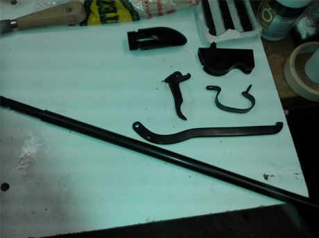 Buenos días.

Estoy con la labor de rehabilitar la carabina del 4,5 que tengo desde hace... buffff... 70