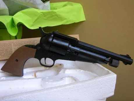 PIEZA DE COLECCIÓN, SERIE ÚNICA CROSMAN ARMS. COMPANY - FAIRPORT 1981-83 copia del mítico Remington 1861; 02