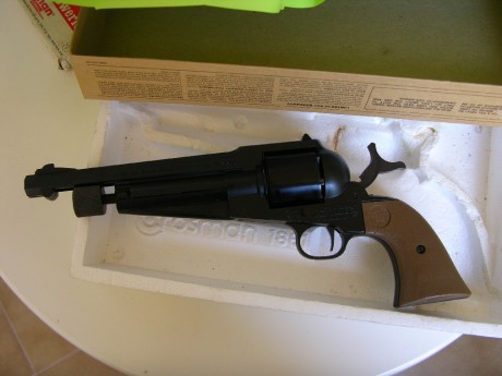PIEZA DE COLECCIÓN, SERIE ÚNICA CROSMAN ARMS. COMPANY - FAIRPORT 1981-83 copia del mítico Remington 1861; 00