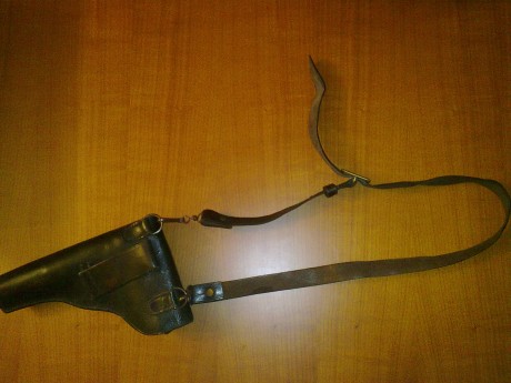 Vendo los siguientes artículos:
- Despiece pistola Frommer Stop, Calibre 7,65, con cargador original y 00