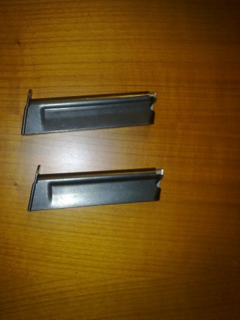 Vendo los siguientes artículos:
- Despiece pistola Frommer Stop, Calibre 7,65, con cargador original y 10